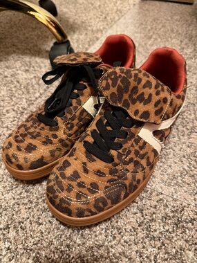 Leopard Print Women's Athletic Sneakers - Brown
